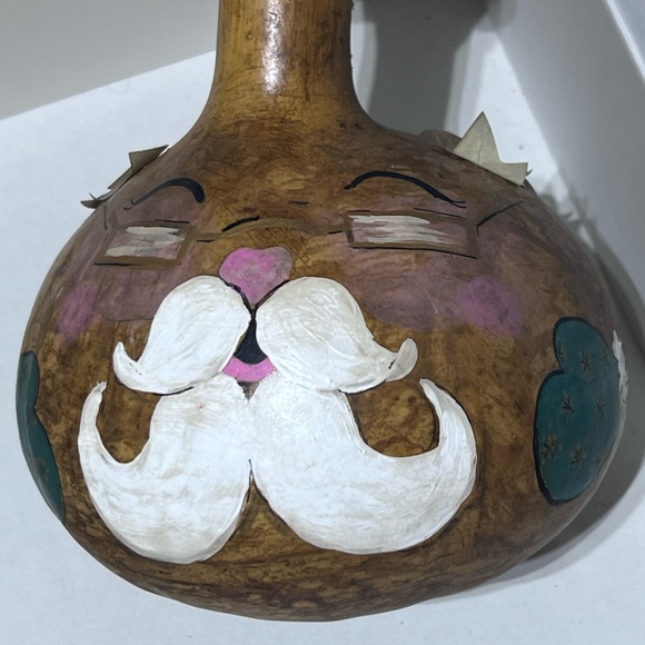 ❗️5/$10 - Painted Vase with artificial flower arrangement - Picture 2 of 4